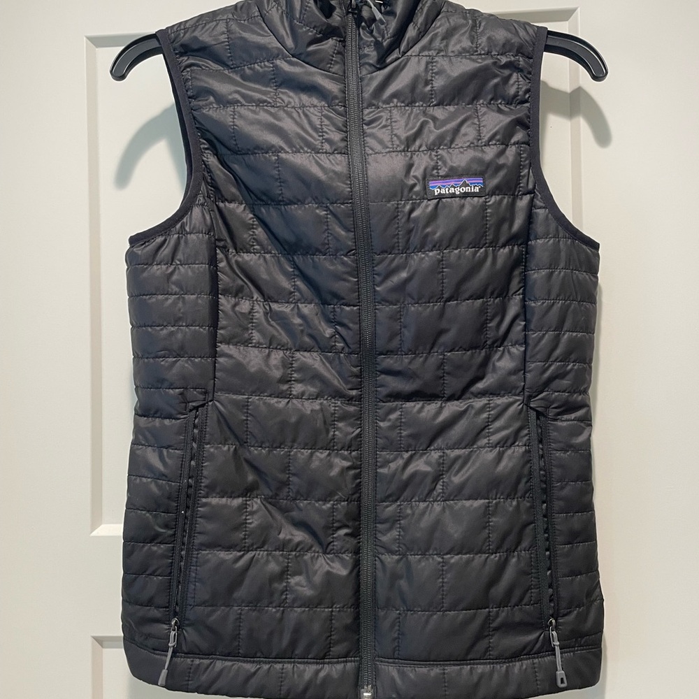 Patagonia Black Quilted Vest with Lightweight Insulation